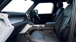 2025 (75) LAND ROVER DEFENDER 3.0 D250 X-Dynamic SE 110 5dr Auto 5168250