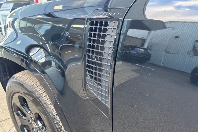 2025 (75) LAND ROVER DEFENDER 3.0 D250 X-Dynamic SE 110 5dr Auto 5168267