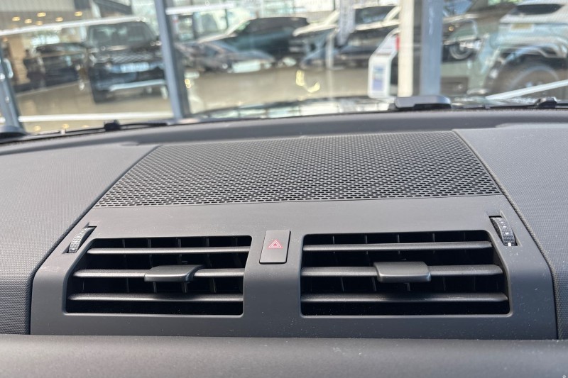 2025 (75) LAND ROVER DEFENDER 3.0 D250 X-Dynamic SE 110 5dr Auto 5168284