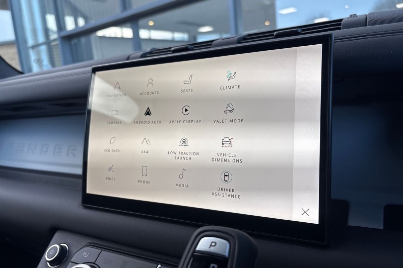 2025 (75) LAND ROVER DEFENDER 3.0 D250 X-Dynamic SE 110 5dr Auto 5168280