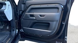 2025 (75) LAND ROVER DEFENDER 3.0 D250 X-Dynamic SE 110 5dr Auto 5168269