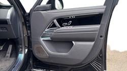 2025 (75) LAND ROVER RANGE ROVER 3.0 P550e Autobiography 4dr Auto 5123881