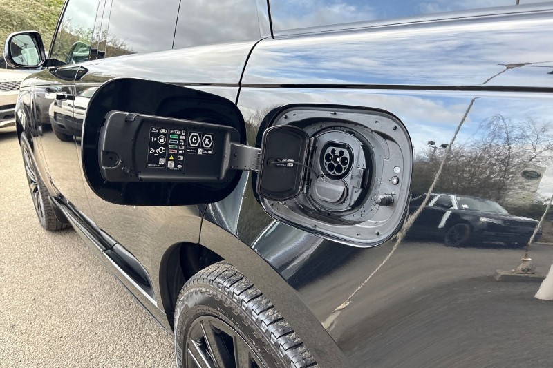 2025 (75) LAND ROVER RANGE ROVER 3.0 P550e Autobiography 4dr Auto 5123880