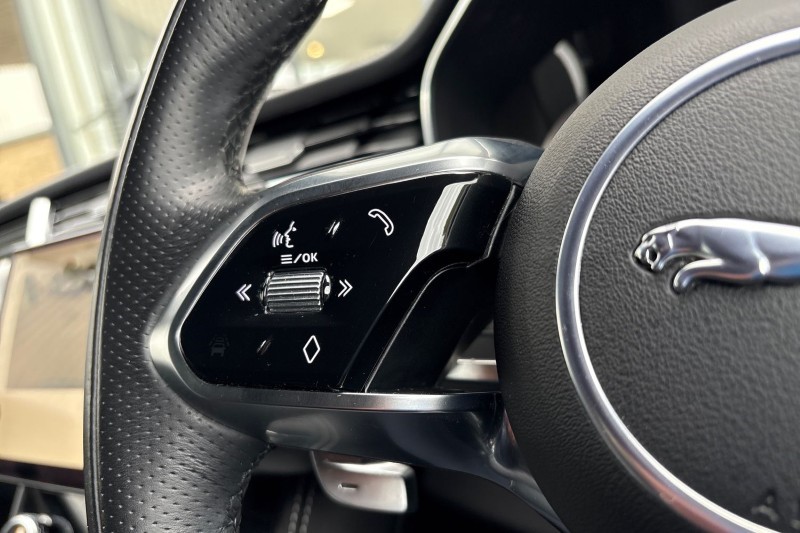 2022 (22) JAGUAR F-PACE 2.0 D200 R-Dynamic S 5dr Auto AWD 4638172