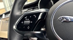 2022 (22) JAGUAR F-PACE 2.0 D200 R-Dynamic S 5dr Auto AWD 4638172