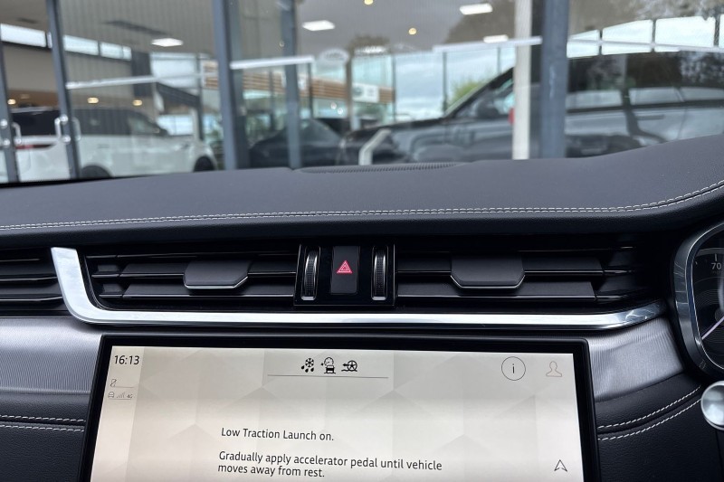 2022 (22) JAGUAR F-PACE 2.0 D200 R-Dynamic S 5dr Auto AWD 4638181