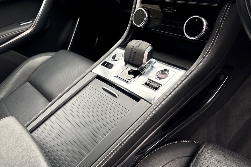 2022 (22) JAGUAR F-PACE 2.0 D200 R-Dynamic S 5dr Auto AWD 4638156