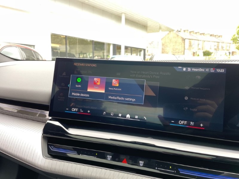 2025 (74) BMW 5 SERIES 520i M Sport 4dr Auto 3392090