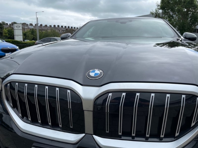 2025 (74) BMW 5 SERIES 520i M Sport 4dr Auto 3392102