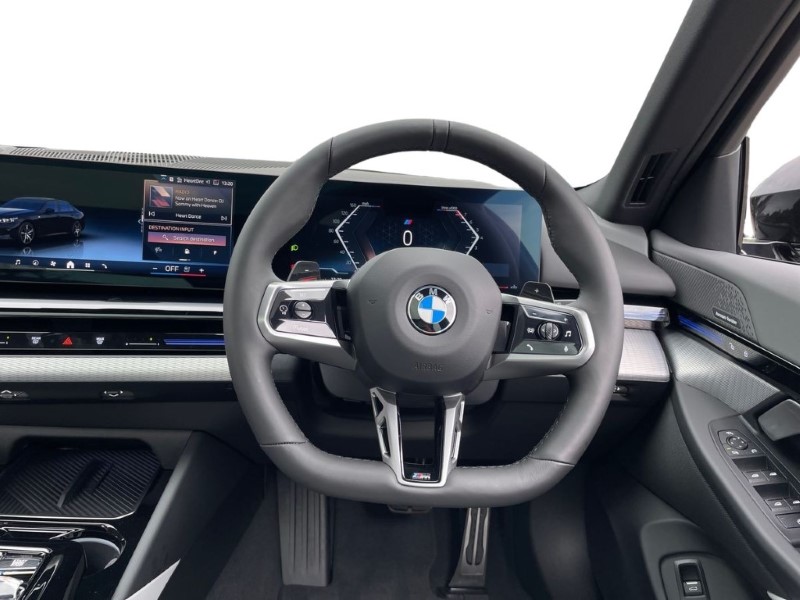 2025 (74) BMW 5 SERIES 520i M Sport 4dr Auto 3392065