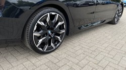 2025 (74) BMW 5 SERIES 520i M Sport 4dr Auto 3392108