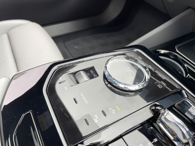 2025 (74) BMW 5 SERIES 520i M Sport 4dr Auto 3392079