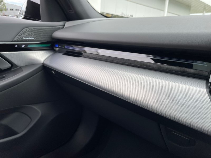 2025 (74) BMW 5 SERIES 520i M Sport 4dr Auto 3392094