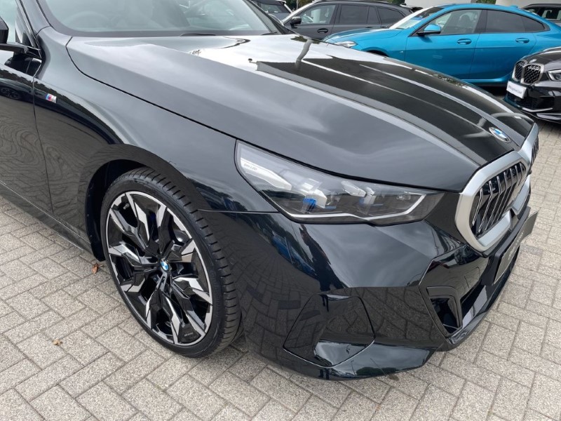 2025 (74) BMW 5 SERIES 520i M Sport 4dr Auto 3392101