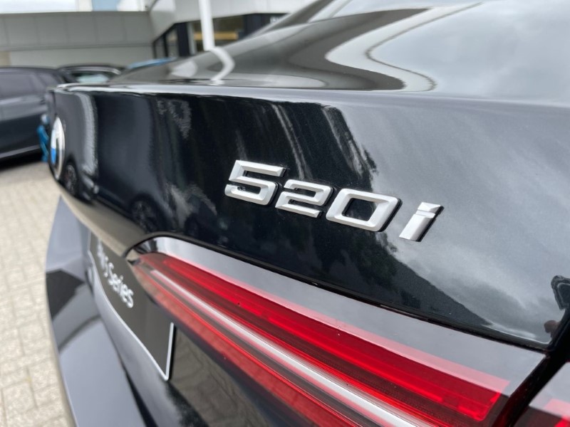 2025 (74) BMW 5 SERIES 520i M Sport 4dr Auto 3392106