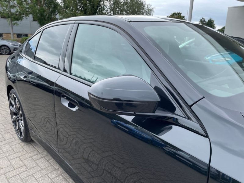 2025 (74) BMW 5 SERIES 520i M Sport 4dr Auto 3392110