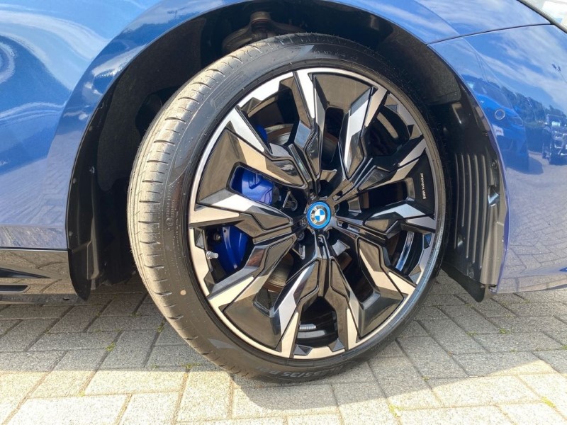 2025 (25) BMW I5 250kW eDrive40 M Sport 84kWh 4dr Auto [Tech PLUS/22kW] 3631309