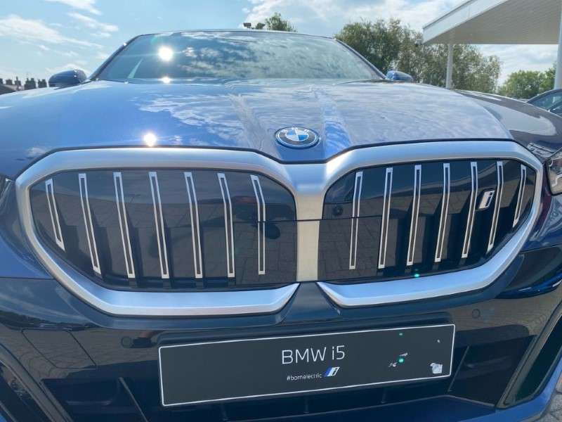 2025 (25) BMW I5 250kW eDrive40 M Sport 84kWh 4dr Auto [Tech PLUS/22kW] 3631307