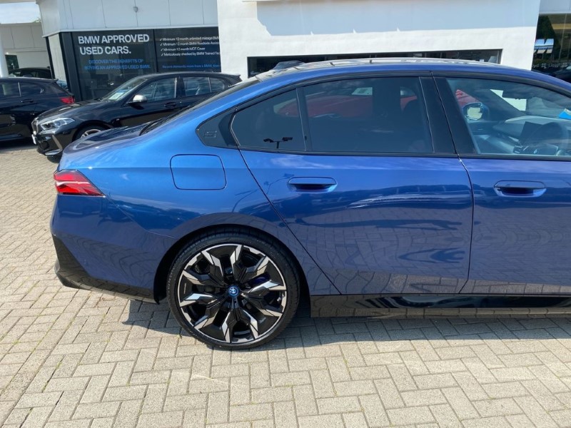 2025 (25) BMW I5 250kW eDrive40 M Sport 84kWh 4dr Auto [Tech PLUS/22kW] 3631316