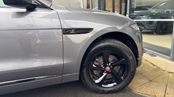 2021 (71) JAGUAR F-PACE 2.0 D200 R-Dynamic S 5dr Auto AWD 4686086