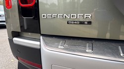 2020 (20) LAND ROVER DEFENDER 2.0 D240 S 110 5dr Auto 4671898