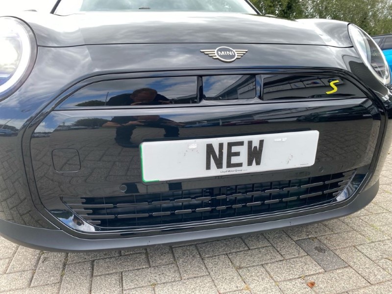  MINI COOPER 135kW E Classic [Level 1] 41kWh 3dr Auto 3396593