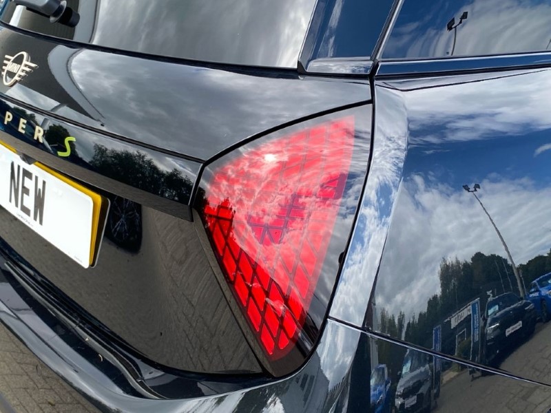  MINI COOPER 135kW E Classic [Level 1] 41kWh 3dr Auto 3396598