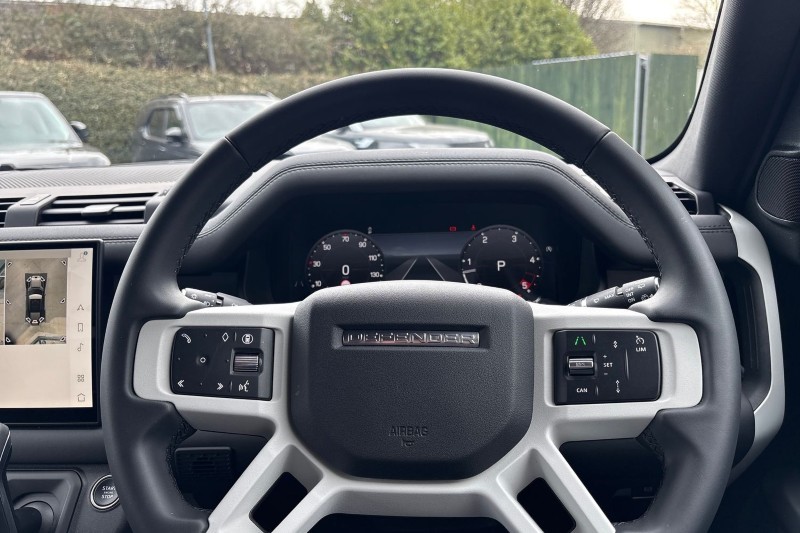 2025 (75) LAND ROVER DEFENDER 3.0 D250 X-Dynamic SE 110 5dr Auto 5209019