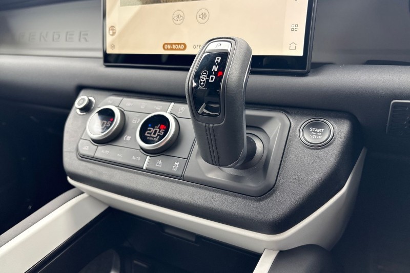 2025 (75) LAND ROVER DEFENDER 3.0 D250 X-Dynamic SE 110 5dr Auto 5209005