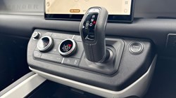 2025 (75) LAND ROVER DEFENDER 3.0 D250 X-Dynamic SE 110 5dr Auto 5209005