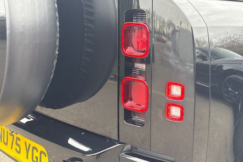 2025 (75) LAND ROVER DEFENDER 3.0 D250 X-Dynamic SE 110 5dr Auto 5209042