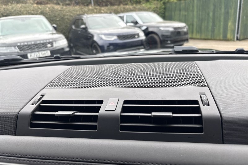 2025 (75) LAND ROVER DEFENDER 3.0 D250 X-Dynamic SE 110 5dr Auto 5209029