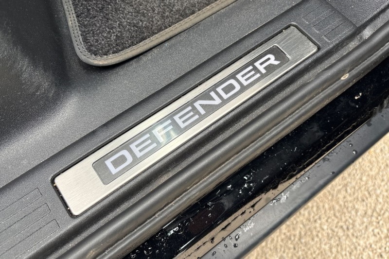 2025 (75) LAND ROVER DEFENDER 3.0 D250 X-Dynamic SE 110 5dr Auto 5209033