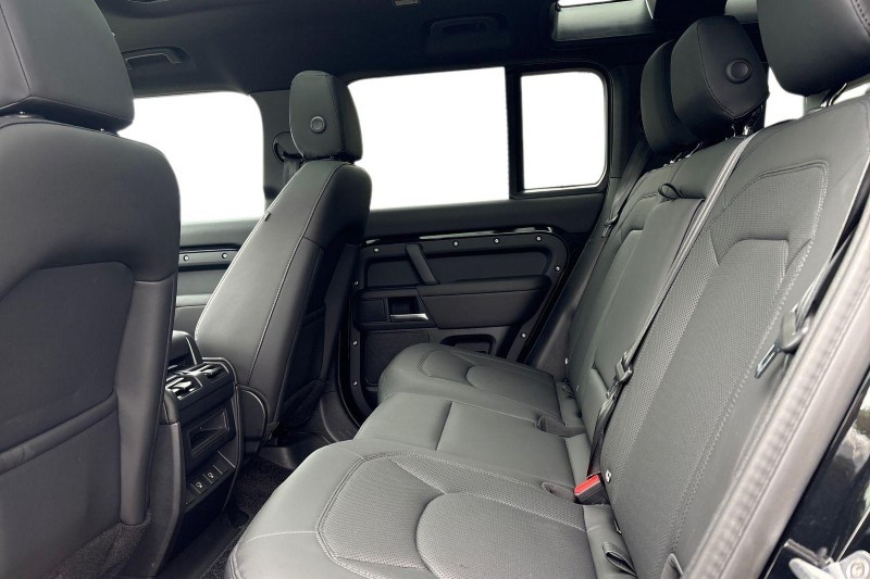 2025 (75) LAND ROVER DEFENDER 3.0 D250 X-Dynamic SE 110 5dr Auto 5208996