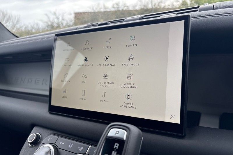 2025 (75) LAND ROVER DEFENDER 3.0 D250 X-Dynamic SE 110 5dr Auto 5209025