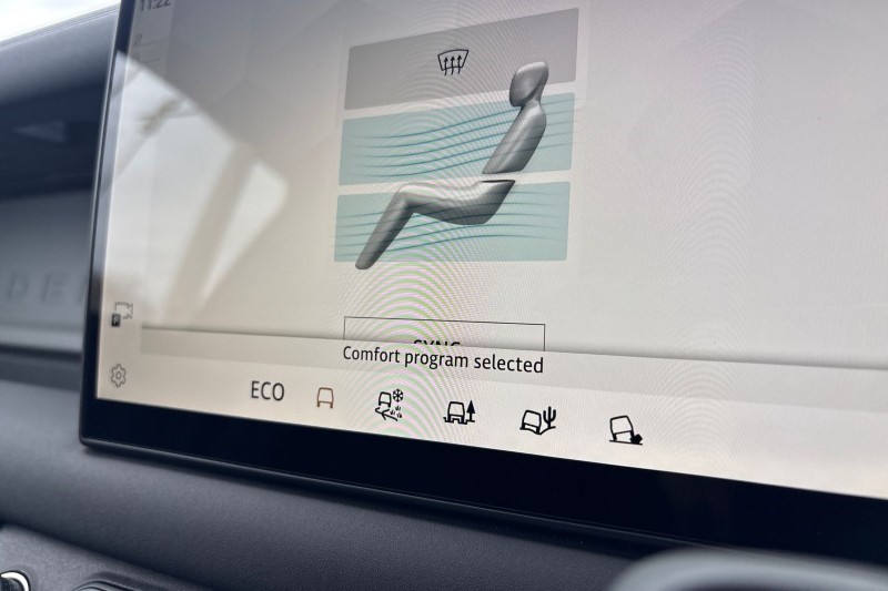 2025 (75) LAND ROVER DEFENDER 3.0 D250 X-Dynamic SE 110 5dr Auto 5209027