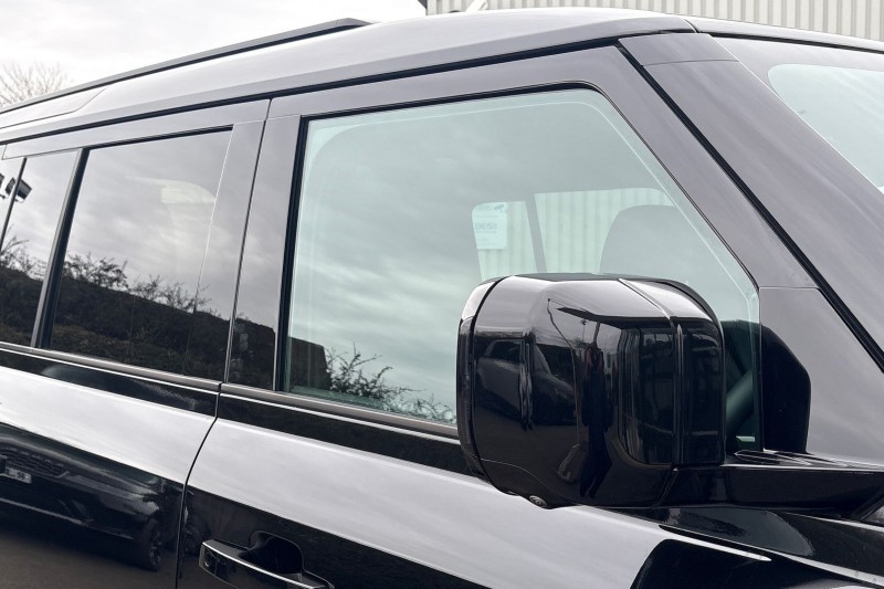 2025 (75) LAND ROVER DEFENDER 3.0 D250 X-Dynamic SE 110 5dr Auto 5209045