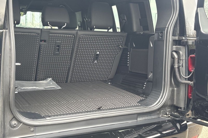 2025 (75) LAND ROVER DEFENDER 3.0 D250 X-Dynamic SE 110 5dr Auto 5209034