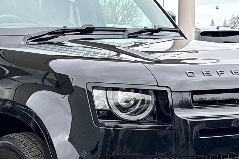 2025 (75) LAND ROVER DEFENDER 3.0 D250 X-Dynamic SE 110 5dr Auto 5209009
