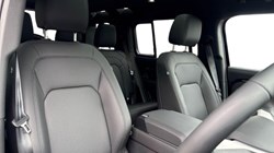 2025 (75) LAND ROVER DEFENDER 3.0 D250 X-Dynamic SE 110 5dr Auto 5209018