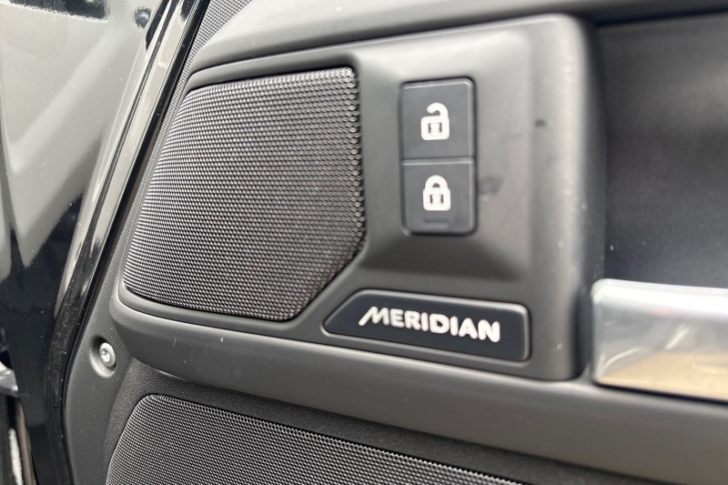 2025 (75) LAND ROVER DEFENDER 3.0 D250 X-Dynamic SE 110 5dr Auto 5209047