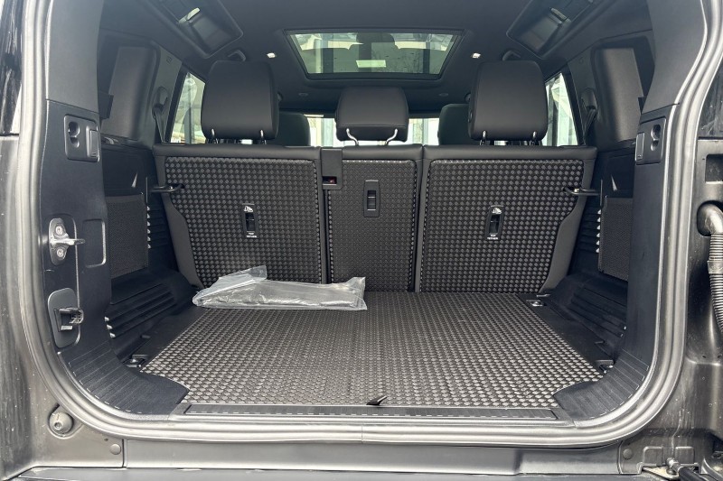 2025 (75) LAND ROVER DEFENDER 3.0 D250 X-Dynamic SE 110 5dr Auto 5209002