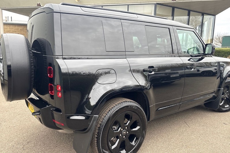 2025 (75) LAND ROVER DEFENDER 3.0 D250 X-Dynamic SE 110 5dr Auto 5209046