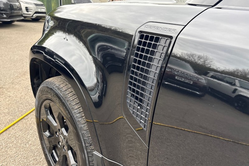 2025 (75) LAND ROVER DEFENDER 3.0 D250 X-Dynamic SE 110 5dr Auto 5209012