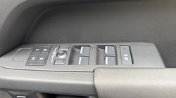 2025 (75) LAND ROVER DEFENDER 3.0 D250 X-Dynamic SE 110 5dr Auto 5209015