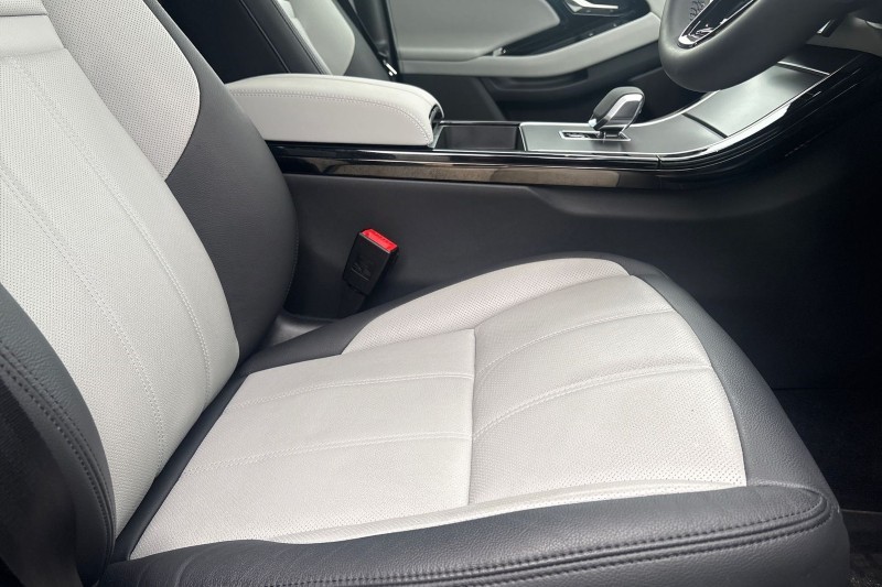 2025 (75) LAND ROVER RANGE ROVER EVOQUE 2.0 D200 Dynamic SE 5dr Auto 5273923