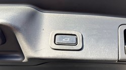 2019 (19) LAND ROVER RANGE ROVER EVOQUE 2.0 D180 First Edition 5dr Auto 4693524