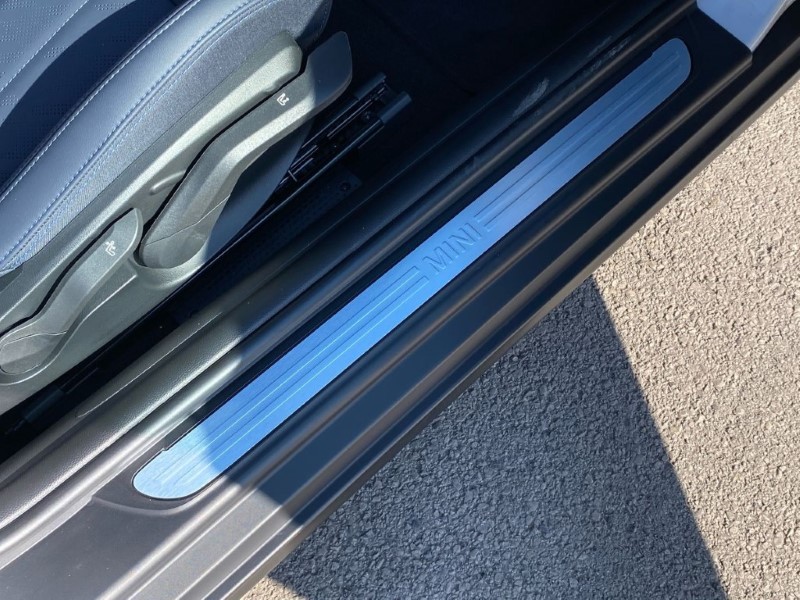 2025 (25) MINI COOPER 2.0 S Exclusive 3dr Auto 4018007