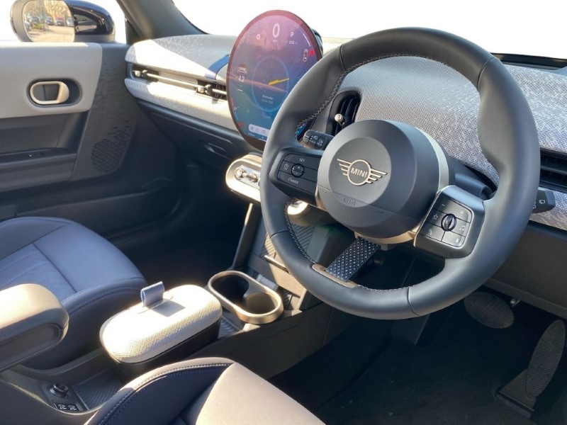 2025 (25) MINI COOPER 2.0 S Exclusive 3dr Auto 4017975