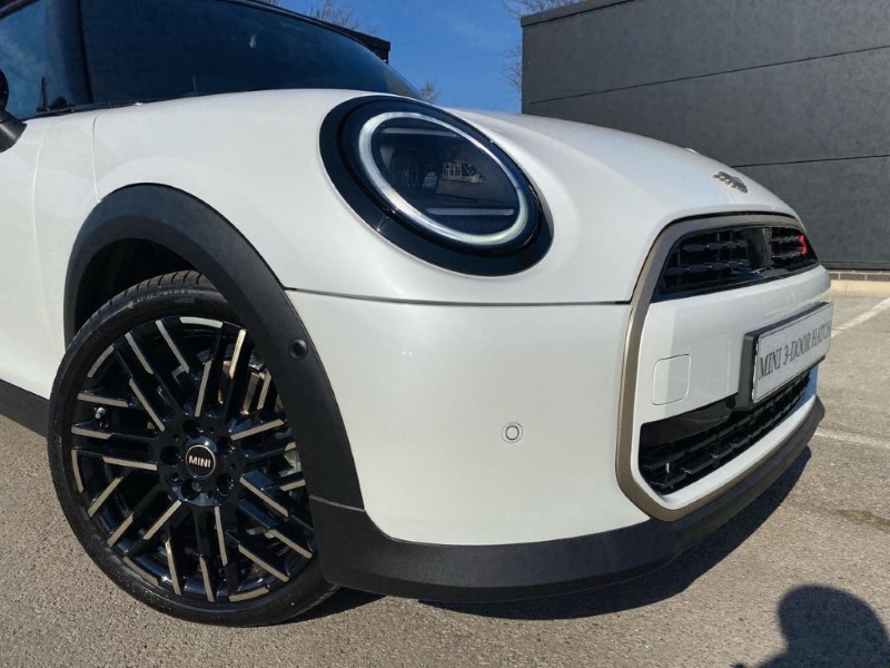 2025 (25) MINI COOPER 2.0 S Exclusive 3dr Auto 4018011